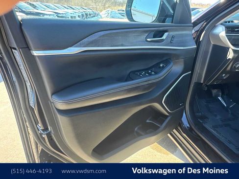 Used 2023 Jeep Grand Cherokee L Limited image 22