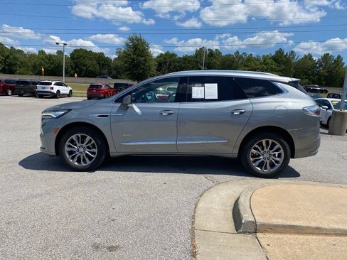 Used 2023 Buick Enclave Avenir w/ Avenir Technology Package AWD/4WD image 3