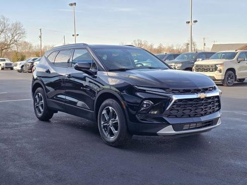 Used 2024 Chevrolet Blazer LT w/ Convenience Package FWD image 2