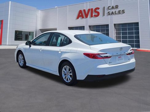 Used 2025 Toyota Camry LE FWD image 3