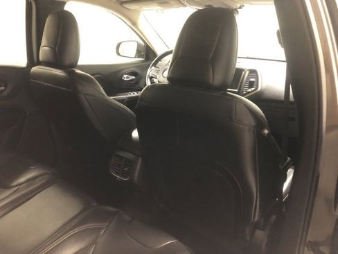 Used 2015 Jeep Cherokee Limited image 11