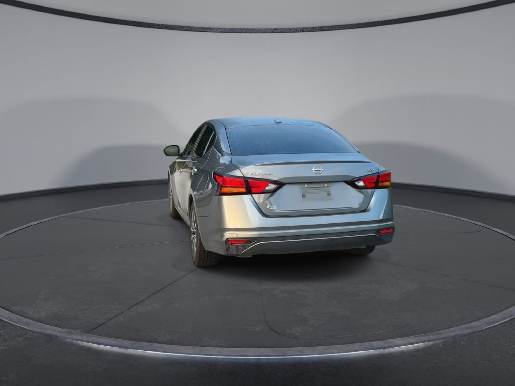 Used 2024 Nissan Altima 2.5 SV FWD image 7