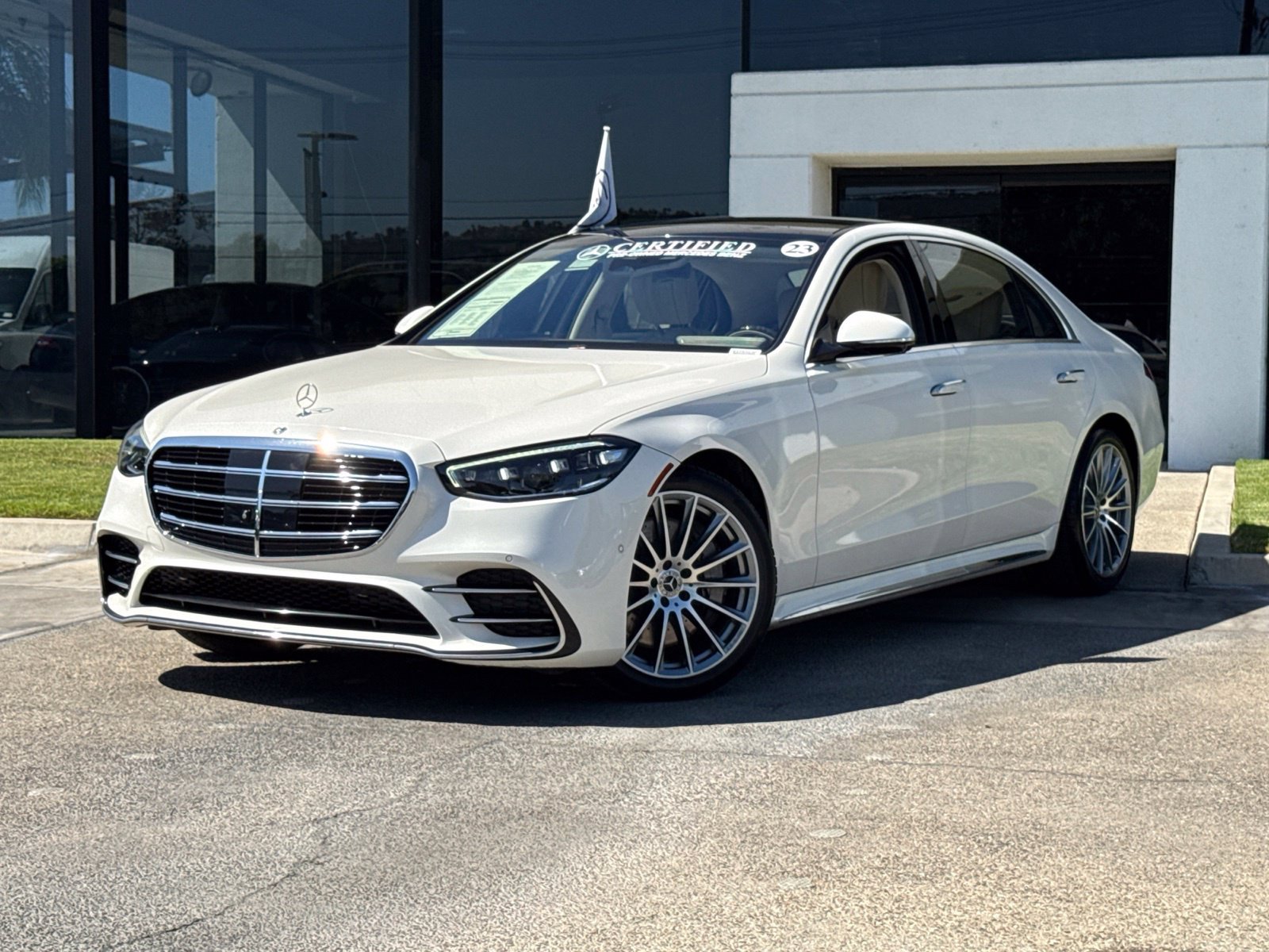 Used 2023 Mercedes-Benz S 580 4MATIC Sedan image 2