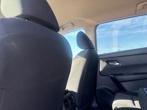 Certified 2025 Nissan Rogue SV FWD image 34