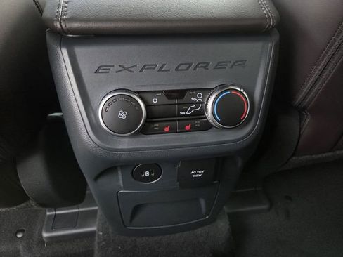 New 2026 Ford Explorer Platinum image 18