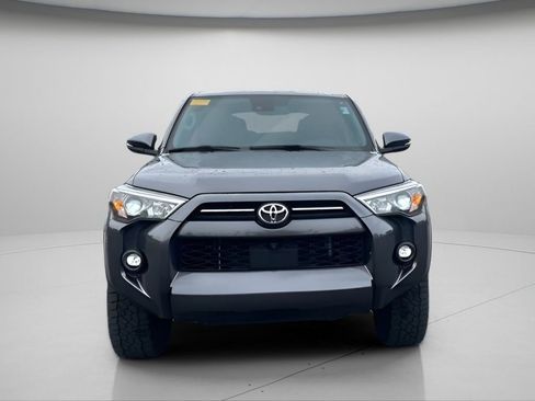 Used 2023 Toyota 4Runner SR5 Premium w/ SR5 Premium Package AWD/4WD image 11