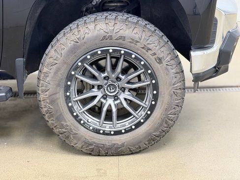 Used 2021 Chevrolet Silverado 1500 LTZ w/ Technology Package AWD/4WD image 4