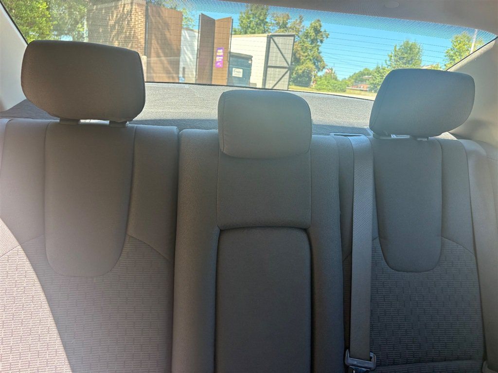 Used 2011 Ford Fusion SE w/ 201A Rapid Spec Order Code FWD image 14