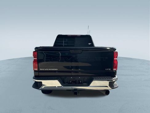 Used 2024 Chevrolet Silverado 2500 LTZ AWD/4WD image 7