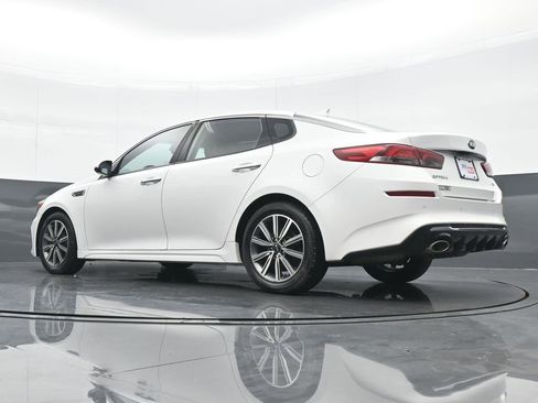 Used 2020 Kia Optima EX image 19