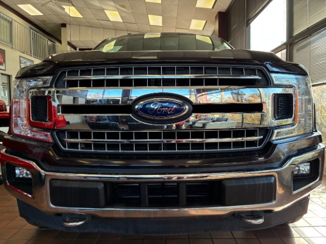 Used 2018 Ford F150 XLT w/ Equipment Group 302A Luxury AWD/4WD image 4