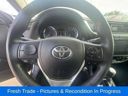Used 2017 Toyota Corolla SE w/ Carpet Mat Package (TMS) FWD image 12