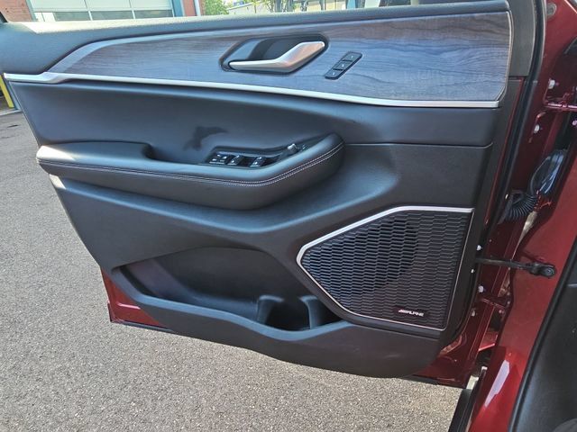 Used 2022 Jeep Grand Cherokee L Limited AWD/4WD image 25