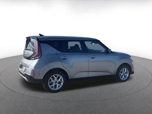 Used 2025 Kia Soul LX w/ LX Technology Package FWD image 15