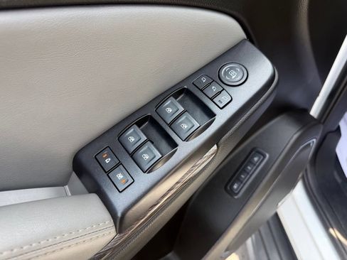 Used 2018 Chevrolet Tahoe LT w/ Luxury Package AWD/4WD image 15