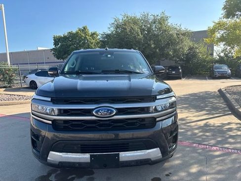 Used 2024 Ford Expedition XLT RWD image 2