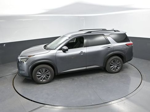 Used 2025 Nissan Pathfinder SV FWD image 40