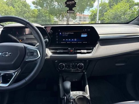 Used 2025 Chevrolet TrailBlazer ACTIV w/ Convenience Package FWD image 21