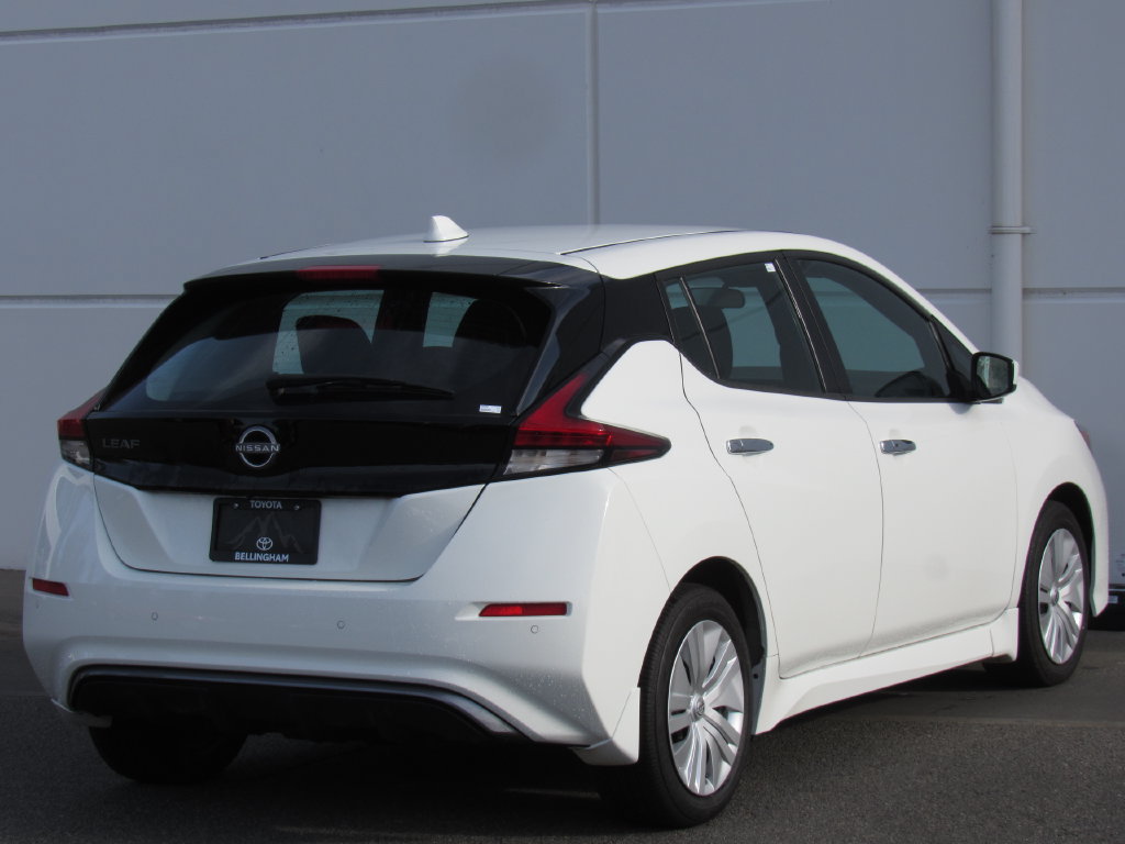 Used 2025 Nissan Leaf S FWD image 6