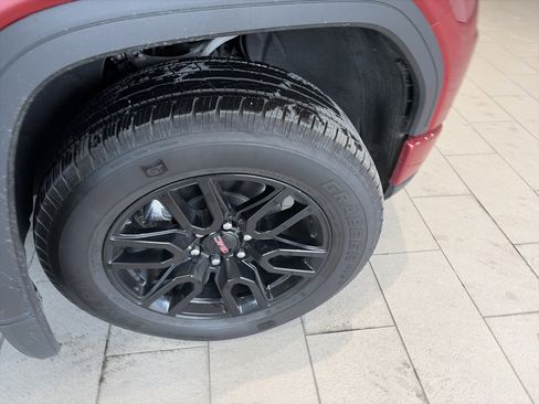 Used 2024 GMC Sierra 1500 Elevation image 42