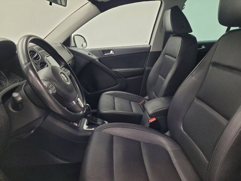 Used 2014 Volkswagen Tiguan SE FWD image 17