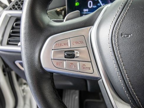 Used 2025 BMW X7 xDrive40i image 21