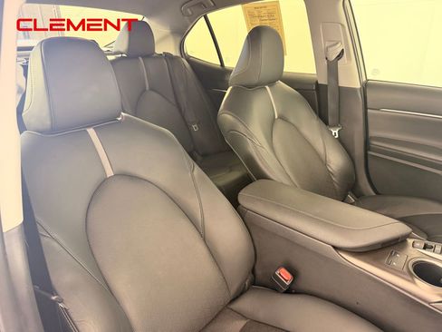 Used 2023 Toyota Camry XSE FWD image 32