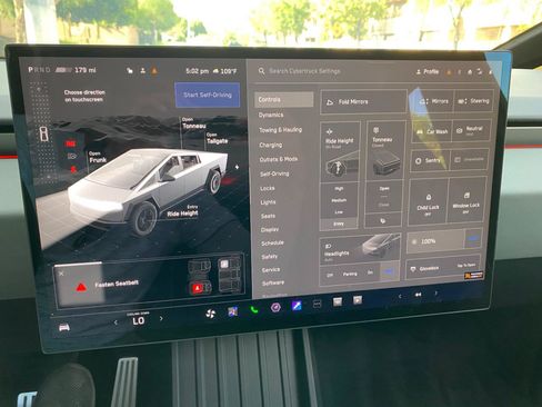 Used 2025 Tesla Cybertruck AWD Crew Cab image 60
