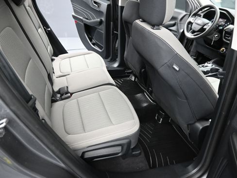 Used 2022 Ford Escape S image 17