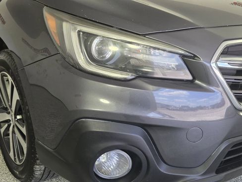 Used 2019 Subaru Outback 3.6R Limited AWD/4WD image 9