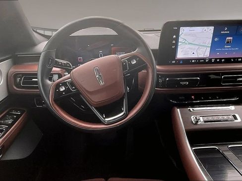 Used 2025 Lincoln Aviator Reserve w/ Equipment Group 201A AWD/4WD image 5