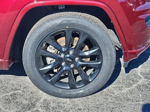 Certified 2022 Jeep Grand Cherokee Laredo X image 26