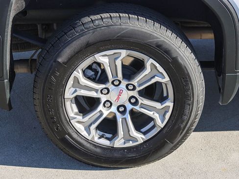 Used 2024 GMC Sierra 1500 SLT image 12