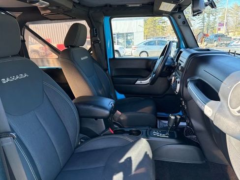 Used 2018 Jeep Wrangler Sahara w/ Connectivity Group image 26
