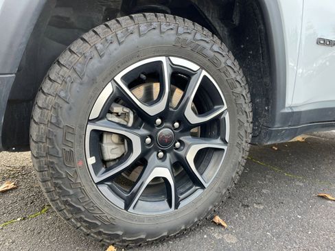 Used 2025 Jeep Compass Trailhawk image 29