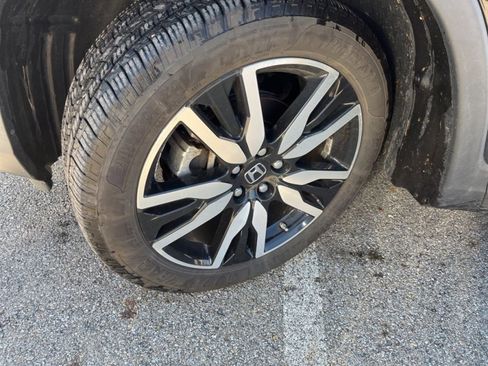 Used 2021 Honda Pilot Touring image 9