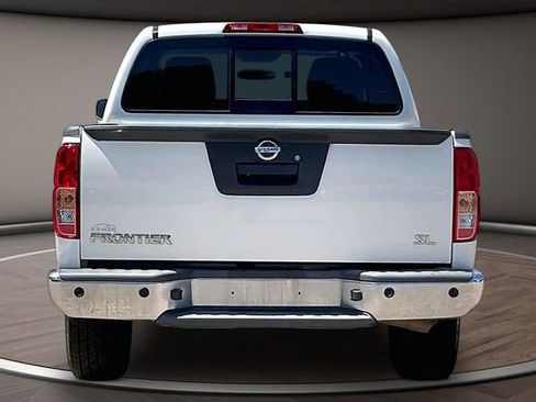 Used 2019 Nissan Frontier SL RWD image 4