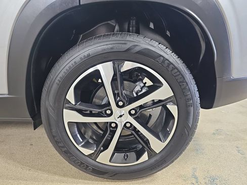 Used 2024 Chevrolet Trax RS w/ Driver Confidence Package FWD image 36
