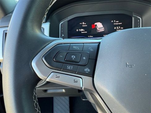 Used 2022 Volkswagen Atlas Cross Sport SE w/ Panoramic Sunroof Package image 15