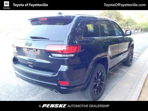 Used 2019 Jeep Grand Cherokee Altitude AWD/4WD image 4