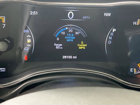 Used 2022 Jeep Grand Cherokee Limited image 12