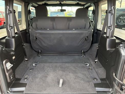 Used 2022 Jeep Wrangler Sport image 11