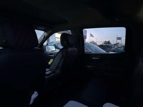 Used 2022 Chevrolet Silverado 1500 LT Trail Boss image 7