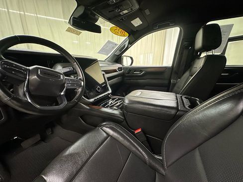 Used 2025 GMC Yukon Denali AWD/4WD image 31