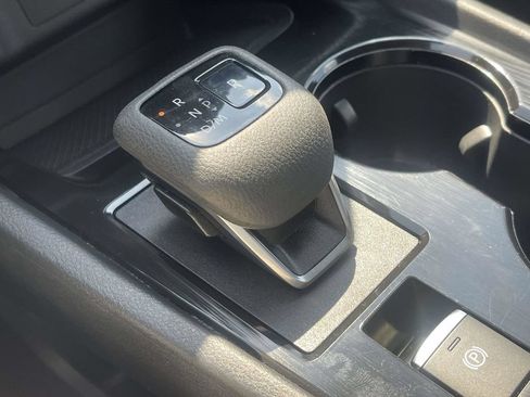 Used 2025 Nissan Rogue SV FWD image 33