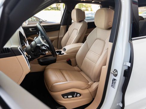 Used 2019 Porsche Cayenne AWD/4WD image 17