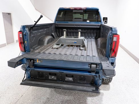 Used 2024 GMC Sierra 3500 Denali Ultimate AWD/4WD image 11