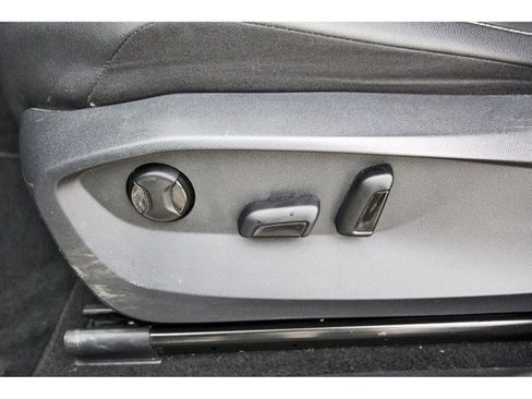 Used 2023 Volkswagen Tiguan SE FWD image 29