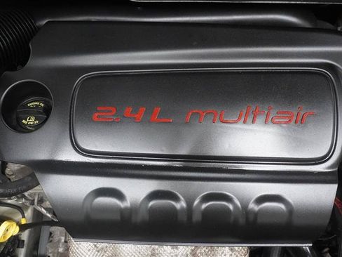 Used 2017 Jeep Renegade Altitude AWD/4WD image 33