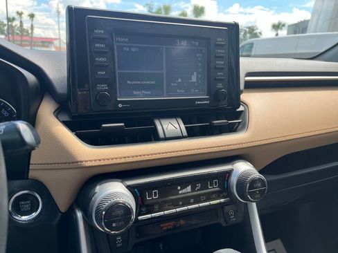 Used 2021 Toyota RAV4 XLE FWD image 21